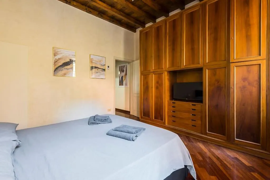 Vista Sulla Basilica Apartment Mantova Italy