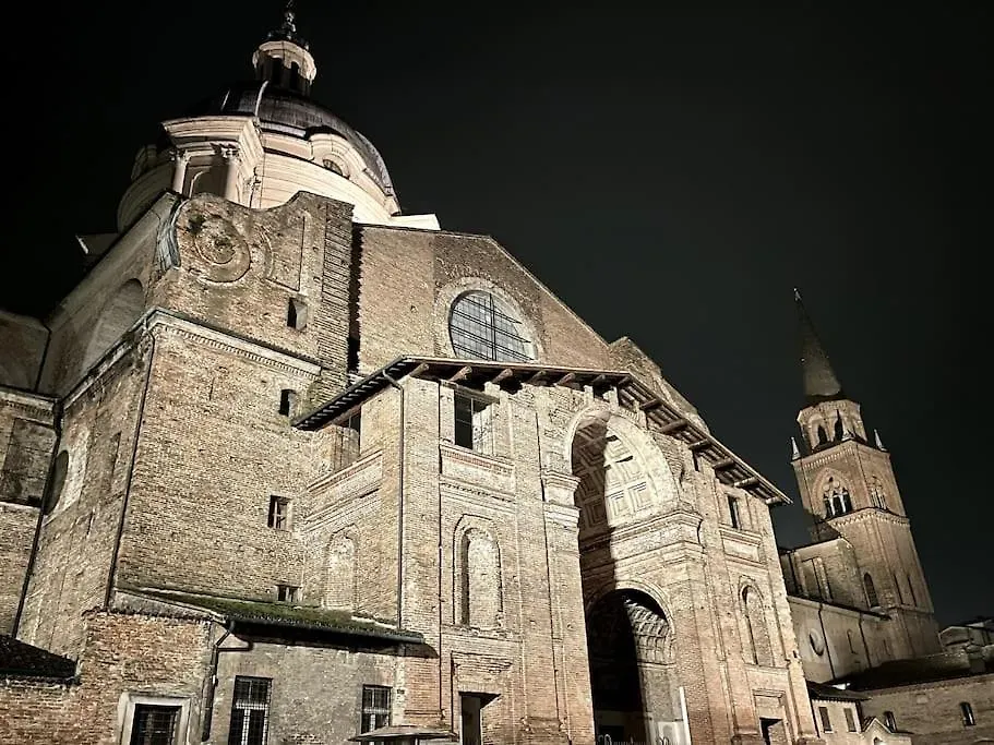 Vista Sulla Basilica Apartment Mantova 0*,  Italy